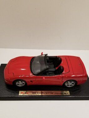 ✅Maisto 1:18 1998 Chevrolet Red Corvette Convertible Special Edition Red Diecast